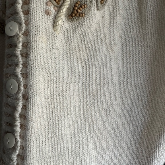 Vintage Embroidered Knit Vest with 3D Floral Design - Picture 4 of 6
